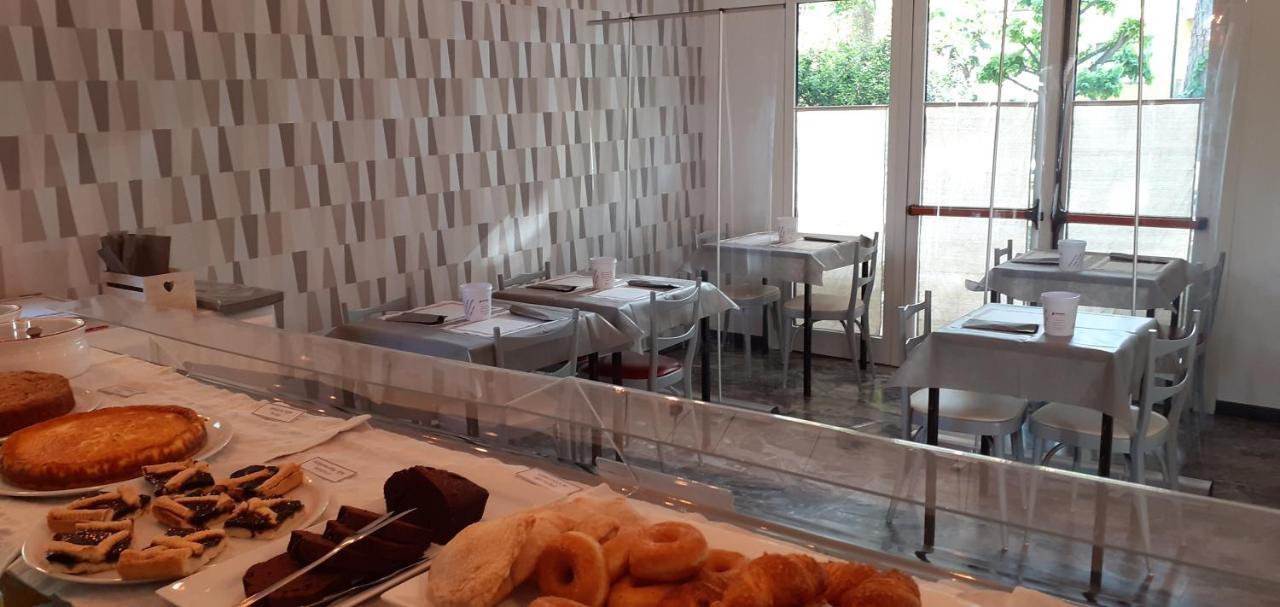 Hotel Garni Anna Cervia Exterior photo