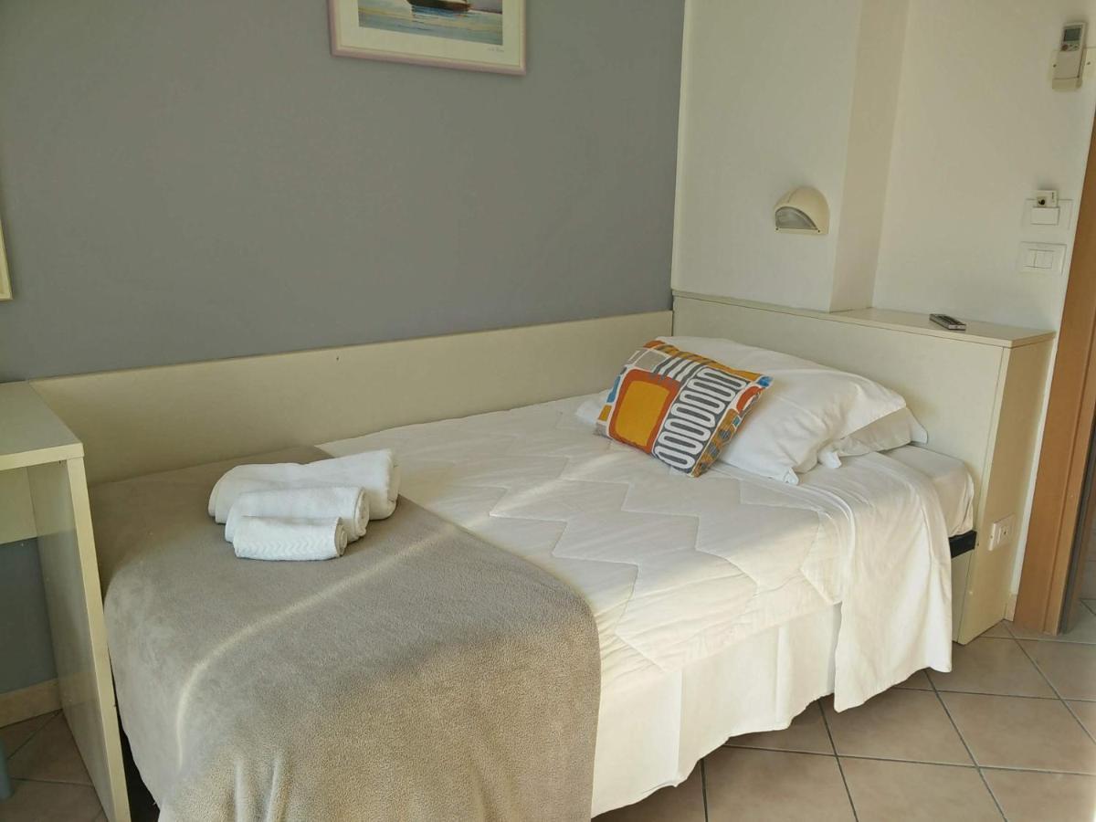Hotel Garni Anna Cervia Exterior photo
