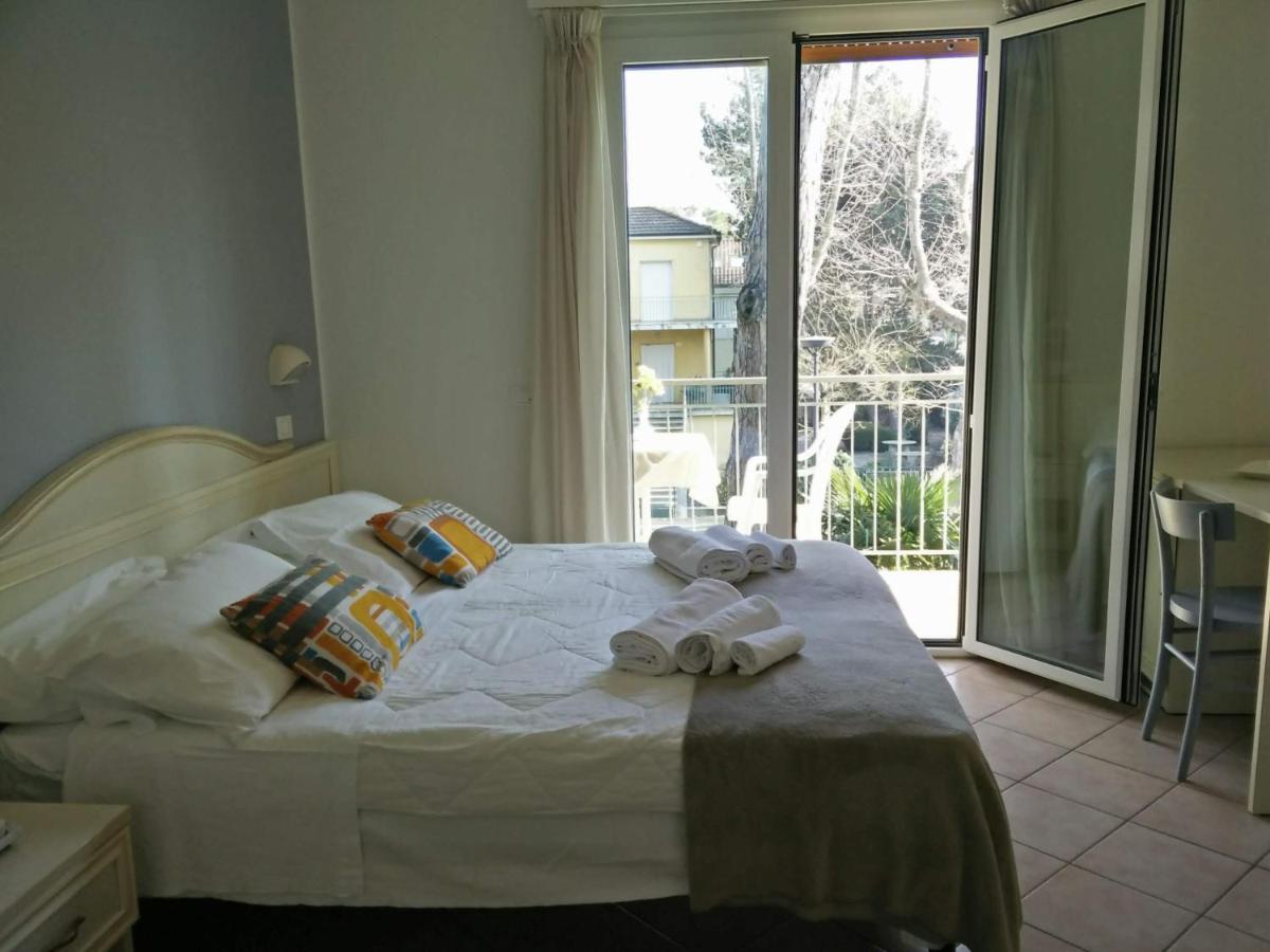 Hotel Garni Anna Cervia Exterior photo